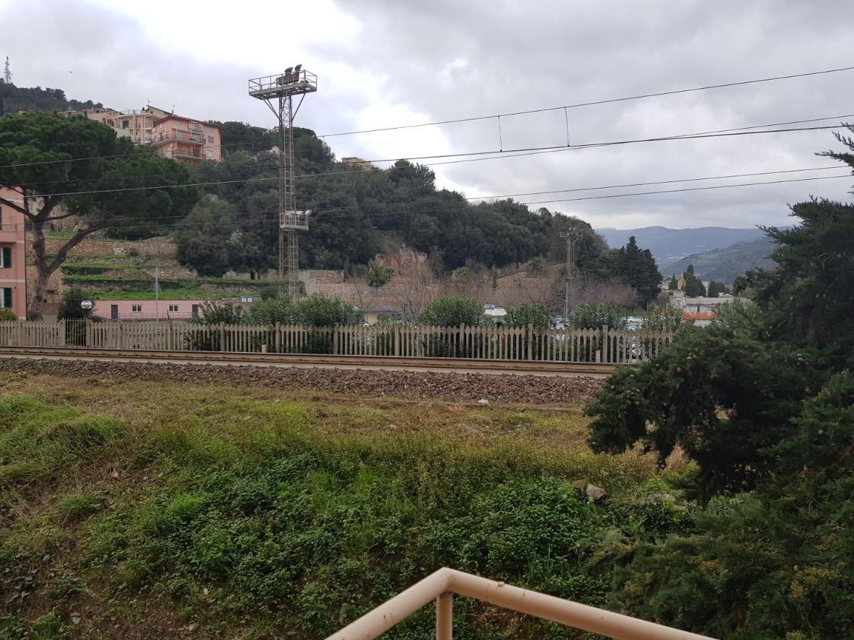 Holiday In Pietra Ligure Zewnętrze zdjęcie